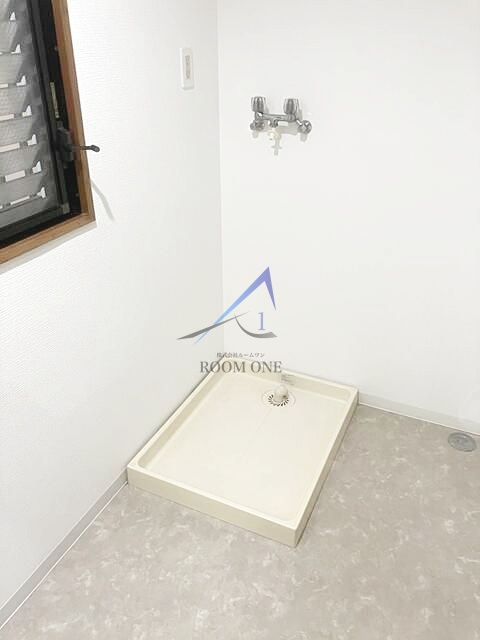 ロイヤルマリーンハイムの設備|洗濯機置き場です。