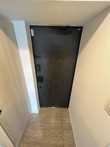 クレヴィスタ綾瀬Ⅲの玄関