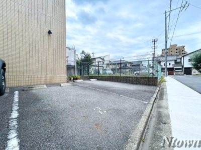 【駐車場】 | グランディール大杉 | 車をお持ちの方に嬉しい駐車場付きの物件です