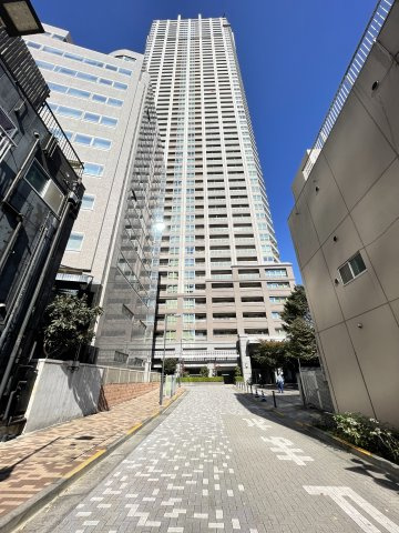 Tomihisa Cross Confort Tower