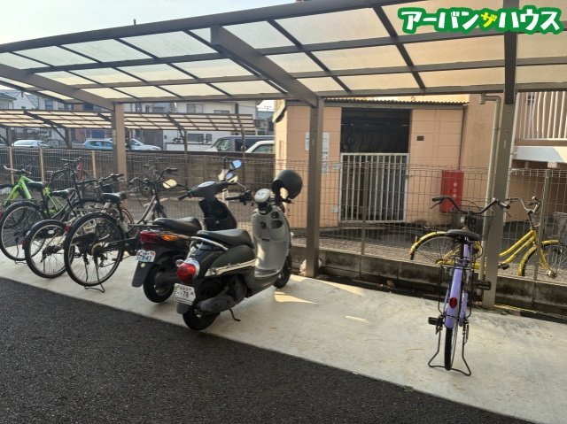 RELUXIA（北）の駐車場