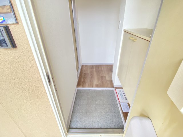 ヴィラボナールB棟の玄関