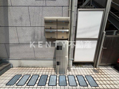 【エントランス】 | ラ・シャンブルⅡ | 落ち着いたエントランスです