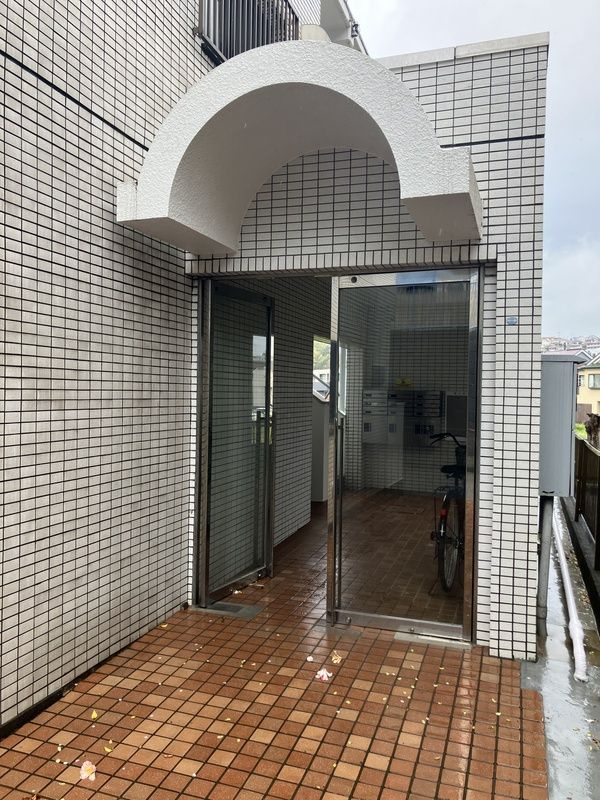 パストラル港南中央のエントランス