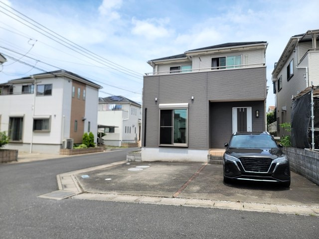 【外観】 | さいたま市見沼区　中古戸建 | カースペース3台可！