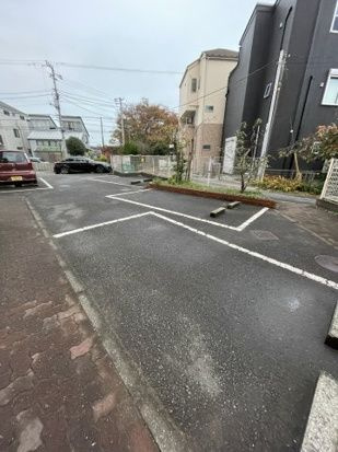 上大岡グリーンハイツB棟の駐車場