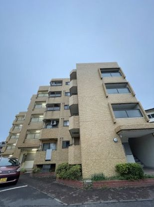 上大岡グリーンハイツB棟の外観