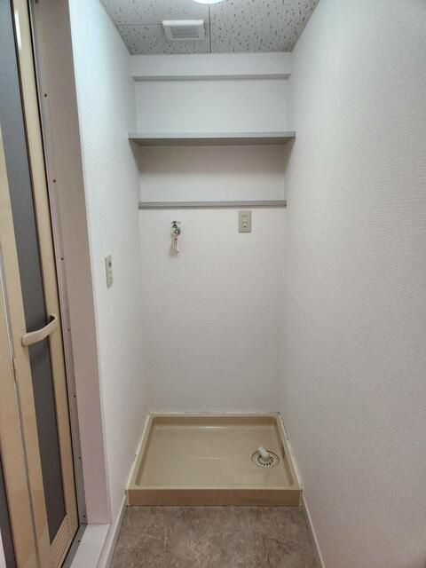 南糧三春台ビルの玄関