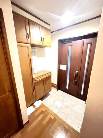 上北沢3丁目戸建の玄関