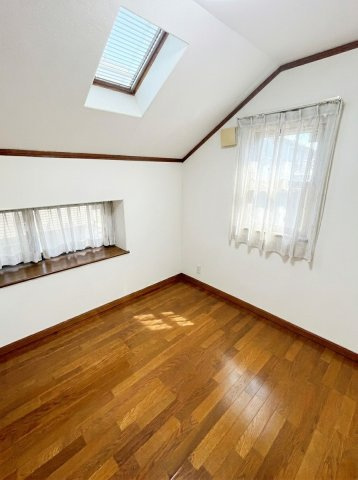 上北沢3丁目戸建の洋室