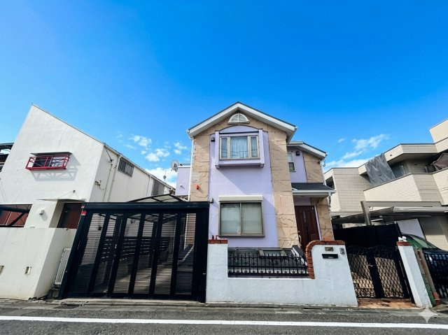 上北沢3丁目戸建の外観|カーポート有