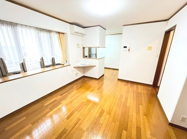 上北沢3丁目戸建の居間・リビング