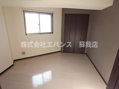 【寝室】 | 金太郎ヒルズ100 | 落ち着いて過ごせるお部屋なので、寝室にいかがでしょうか