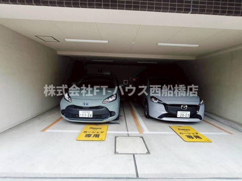ドゥーエ西船橋の駐車場