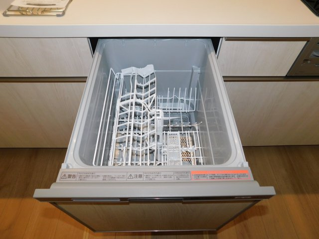 名古屋市熱田区白鳥１丁目の新築一戸建のキッチン|◇食洗機◇　　家事の時短になる便利な食洗機付き！