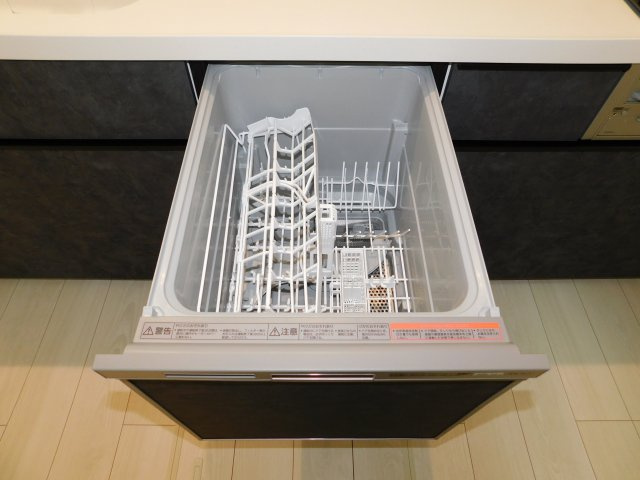名古屋市熱田区白鳥１丁目の新築一戸建のキッチン|◇食洗機◇　　家事の時短になる便利な食洗機付き！