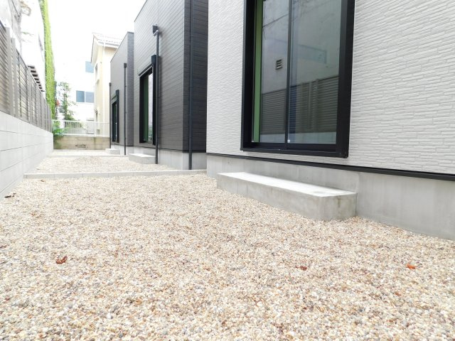名古屋市熱田区白鳥１丁目の新築一戸建の庭|◇庭◇　　広めの庭付き♪