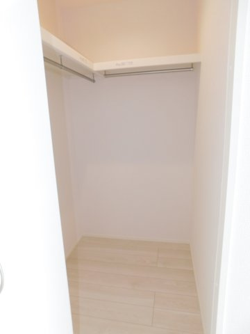 名古屋市熱田区白鳥１丁目の新築一戸建の収納|◇ウォークインクローゼット◇　　家族の洋服や大きな荷物が片付く大容量収納！