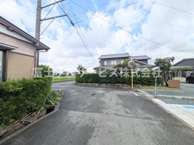 【前面道路含む現地写真】 | 浜松市浜名区尾野 新築一戸建て 1号棟 | 前面道路です