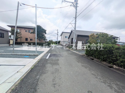【前面道路含む現地写真】 | 浜松市浜名区尾野 新築一戸建て 2号棟 | 前面道路です