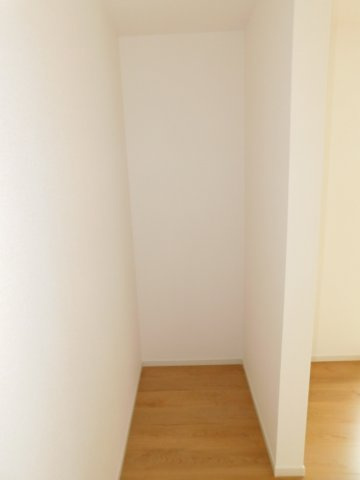 名古屋市瑞穂区雁道町２丁目の新築一戸建の収納|◇ウォークインクローゼット◇　　大きな荷物が片付く大容量収納♪