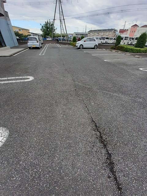 グランドレジデンスの駐車場