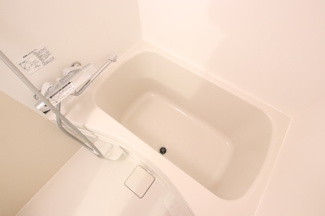 毎日の疲れを癒すバスルームです