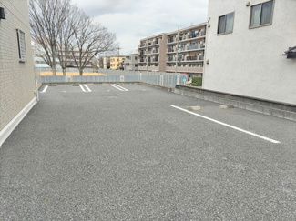 ★敷地内駐車場★（空き状況・使用料等詳細はご確認下さい）