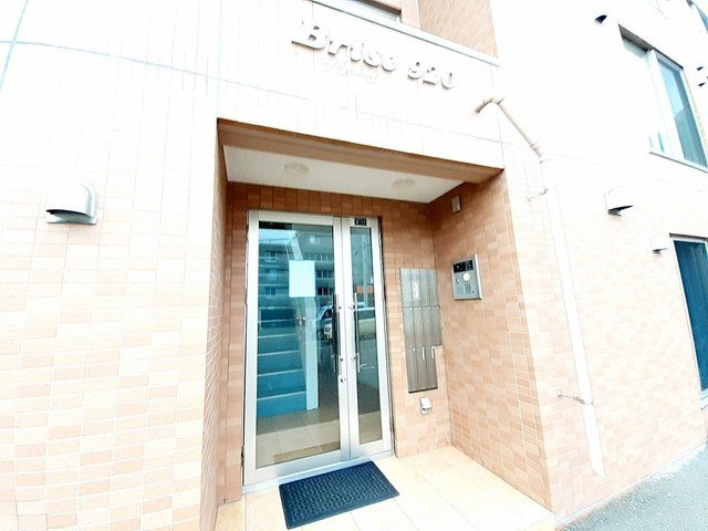 ブリーゼ９２０のエントランス
