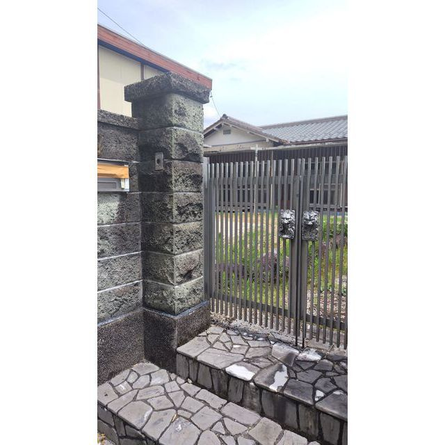 岐阜市加野２丁目の一戸建てのエントランス