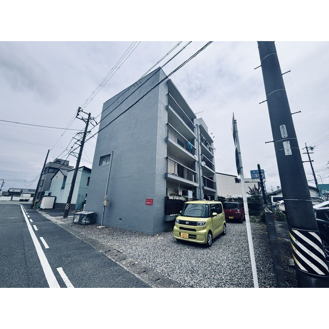 岐阜市鏡島精華１丁目のアパートの外観