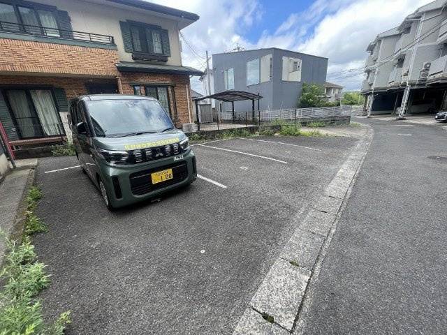 椎木ハイツの駐車場