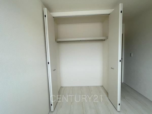前橋市青柳町の新築一戸建の収納|ハンガーパイプ付きクローゼットです