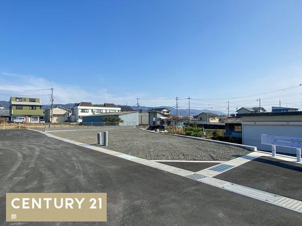 紀の川市久留壁分譲地の前面道路含む現地写真|6号地 土地面積151.26平米