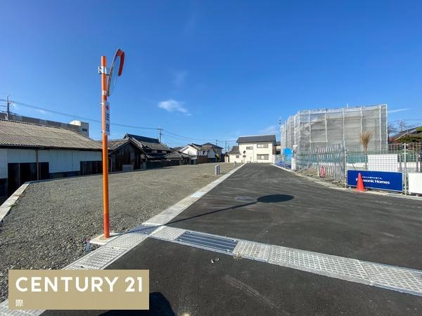 紀の川市久留壁分譲地の前面道路含む現地写真|10号地 土地面積157.66平米
