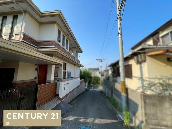 和歌山市六十谷　中古戸建の前面道路含む現地写真