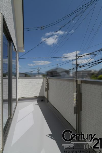 柏原市田辺１丁目 ／新築一戸建の内観：施工例|■≪同仕様写真≫■日当たりのよいバルコニー！洗濯物もよく乾きます！■