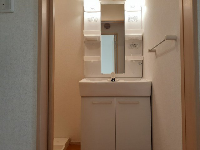 カリメーラの洗面所|コンパクトで使いやすい洗面所