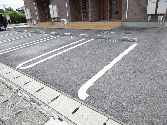 アウローラの駐車場