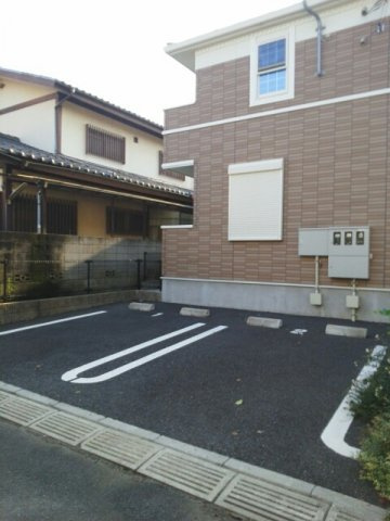 ラ・クラルテの駐車場