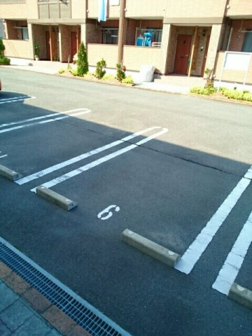 プリムローズＡの駐車場