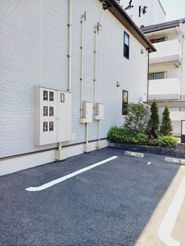 オ・ブーシュ道後Ⅱの駐車場