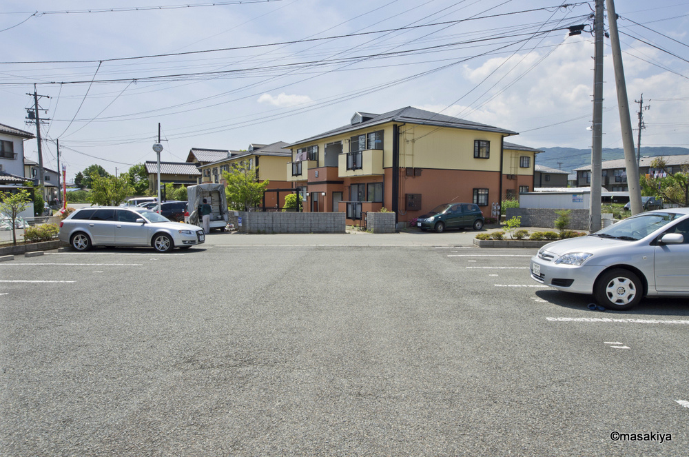 ガーデンタウン北長野の駐車場|駐車場　2台目はご相談下さい。