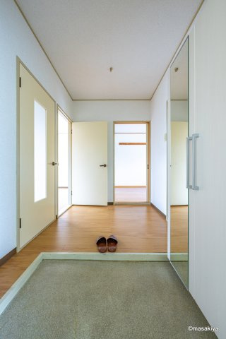 ガーデンタウン北長野の玄関