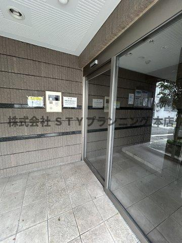 仲介手数料0円！レージュ松原のエントランス