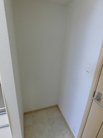 エレガントヴィエⅠのキッチン|イメージ写真403号室（反転あり）
