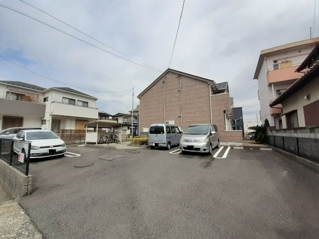 ミーテＫ・Ｅの駐車場
