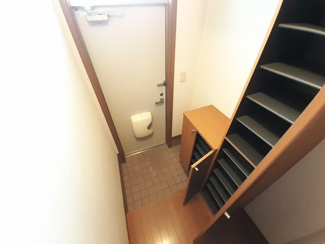 ミーテＫ・Ｅの玄関