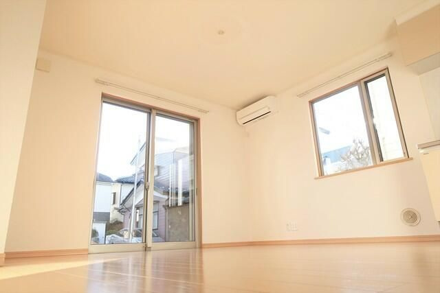上水本町１丁目戸建の居間・リビング
