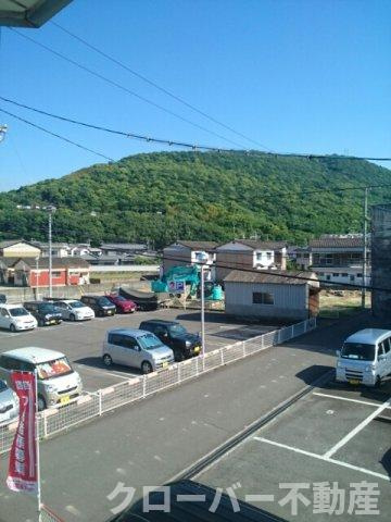 エルディム松本Ｃの駐車場